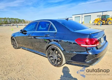 2015 Mercedes-Benz E 350 z USA, uszkodzony, nr VIN WDDHF5KB7FB129952